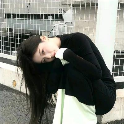 国民男神深夜密会神秘女子，好友出面澄清，连日来引热议